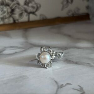 Elegant Silver freshwater Pearl Ring size 7